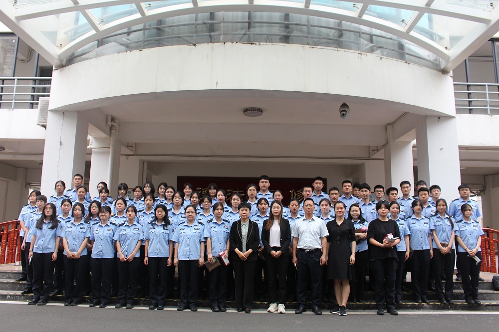 集体合影留念(陈昱如拍摄).JPG 集体合影留念(陈昱如拍摄).JPG