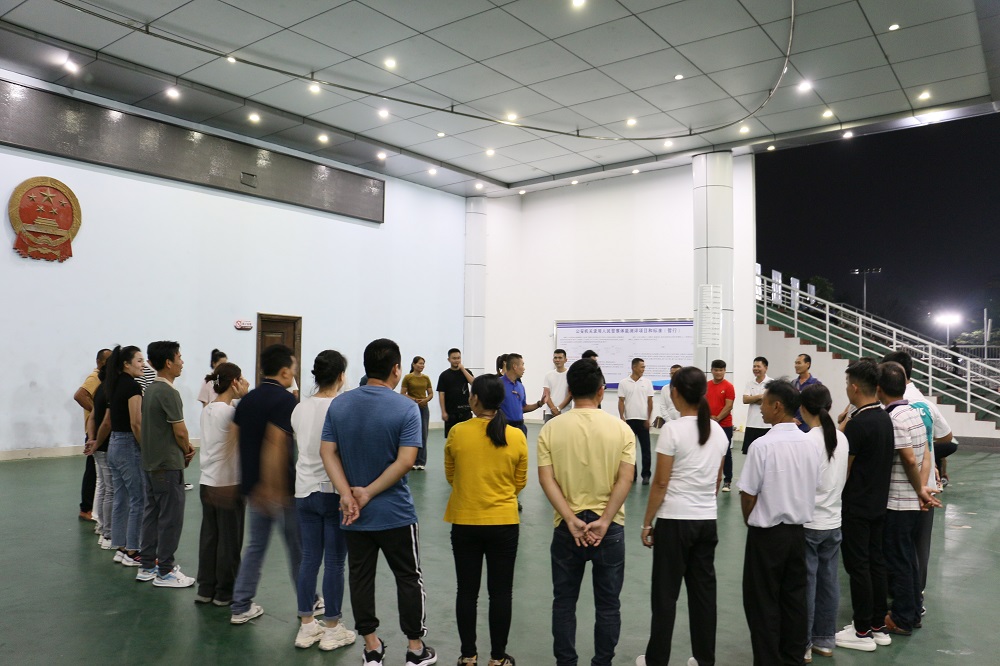 拓展训练.jpg 拓展训练.jpg